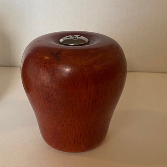 Vintage wooden Pepper and Salt. Pear and Apple! Wooden - Picture 7 of 10